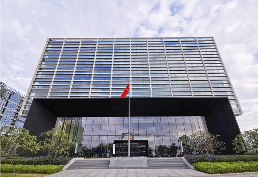 前海合作區將深化內地與港澳律師事務所合伙聯營機制改革。目前全國11家粵港澳聯營律所，有7家在前海。截至2021年9月，前海法院受理涉港案件8392件，數量居全國第一。