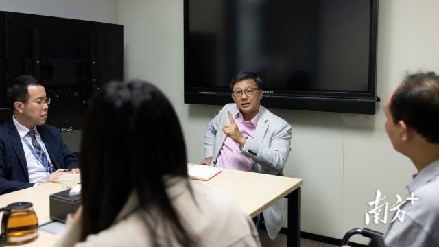 “001”號律師何君堯：堅持說普通話融入內地執業環境