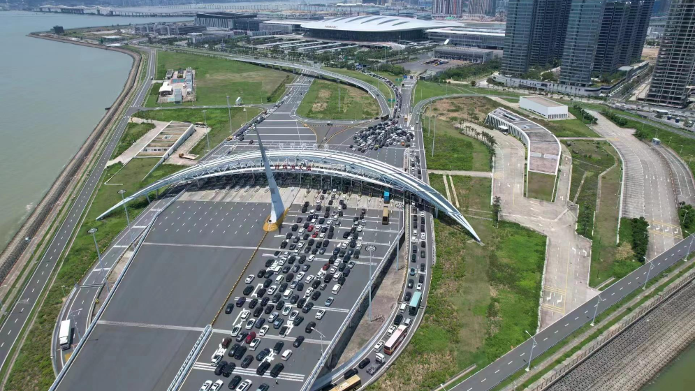 人人人車車車……端午假期，港珠澳大橋多項數據創新高！