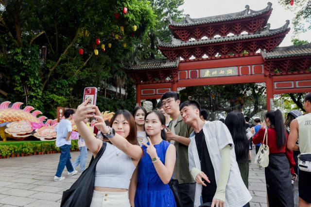 7月23日，由廣東省文化和旅游廳、香港特區(qū)政府民政及青年事務(wù)局、澳門特區(qū)政府教育及青年發(fā)展局共同主辦，惠州市文化廣電旅游體育局承辦的“2024年粵港澳青年文化之旅”總結(jié)分享會在惠州舉行。