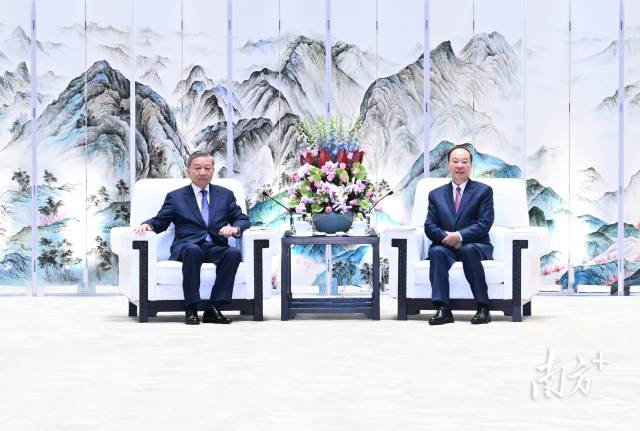 8月18日，省委書記黃坤明與來粵訪問的越共中央總書記、國家主席蘇林會見交流。南方+記者 王輝 攝