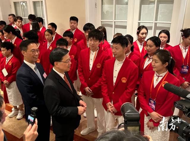 李家超歡迎內(nèi)地奧運健兒訪港