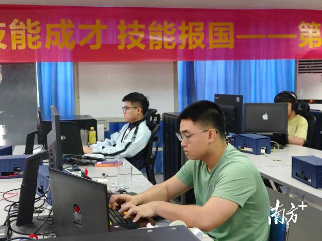 廣州市工貿技師學院世賽網絡系統管理項目中國集訓基地，內地和澳門選手共同訓練。