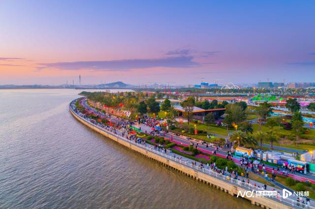 位于濱海灣新區的東莞黃金海岸，是市民熱衷打卡的一條親海生態岸線。