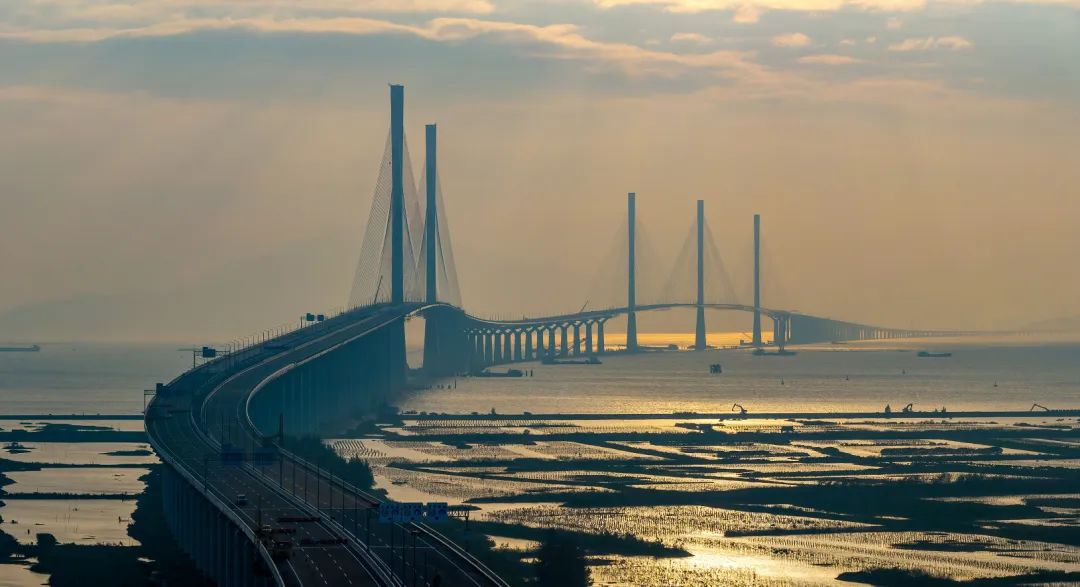 遠眺黃茅海跨海通道(馮珠仔 攝) 遠眺黃茅海跨海通道(馮珠仔 攝)