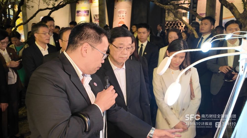 （香港特別行政區(qū)行政長(zhǎng)官李家超了解嶺南天地發(fā)展。莊歡/攝）