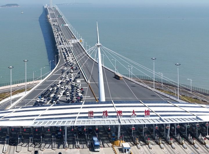 這是港珠澳大橋橋頭（2024年2月12日攝，無人機照片）。新華社發（王相國攝）