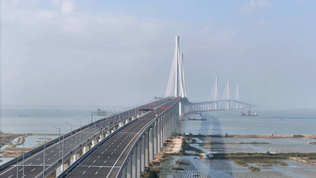 黃茅海跨海通道。  南方+ 關銘榮 拍攝