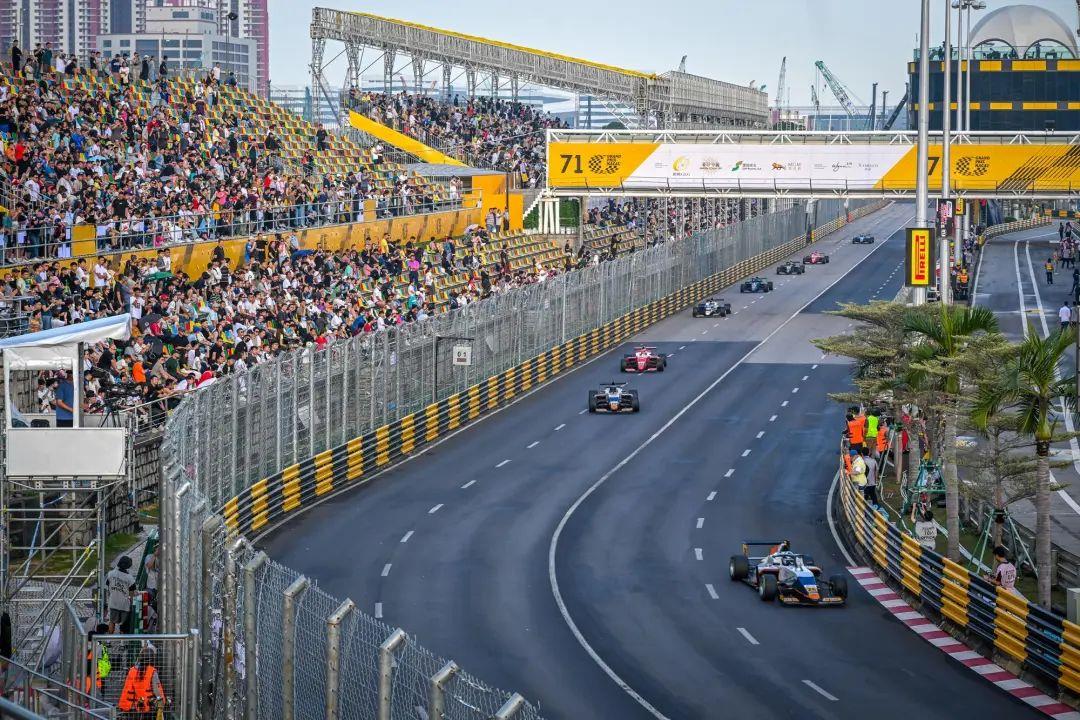 △2024年11月17日，為期4天的第71屆澳門格蘭披治大賽車，圓滿落下帷幕。據統計，今年的賽事共吸引了逾10萬名觀眾進場觀賽，氣氛熱烈。