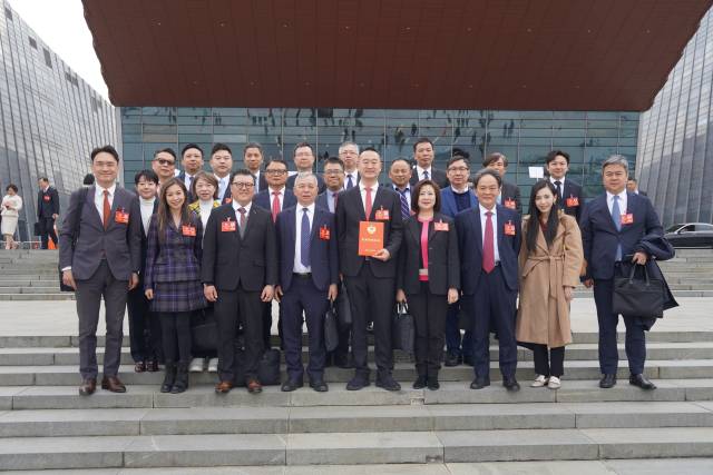 廣東省政協(xié)十三屆三次會(huì)議在廣州開幕。