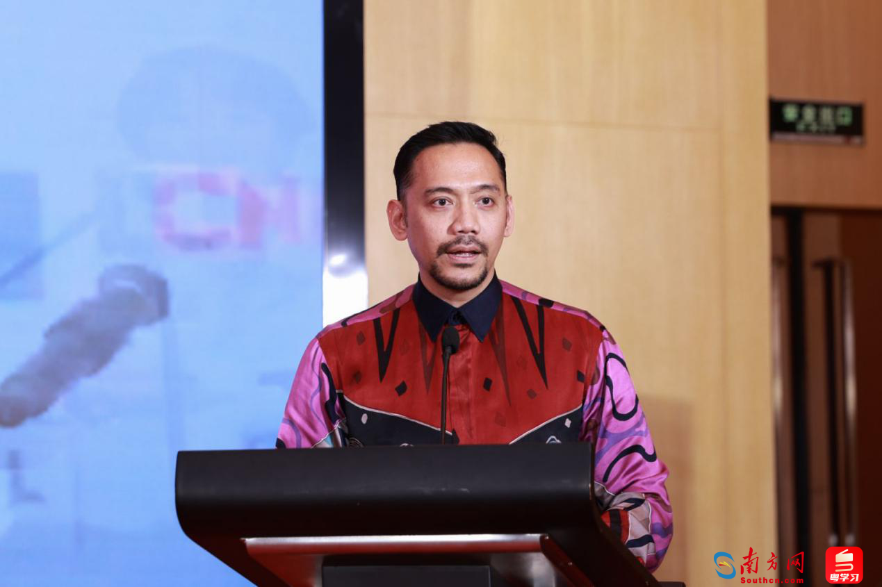 馬來西亞駐廣州總領事館商務領事哈里斯(Mohamad Haris Abdul Latiff) 馬來西亞駐廣州總領事館商務領事哈里斯(Mohamad Haris Abdul Latiff)