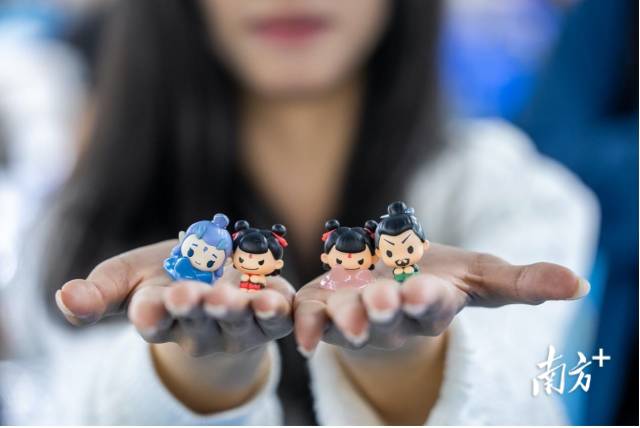 “排排坐mini系列”。