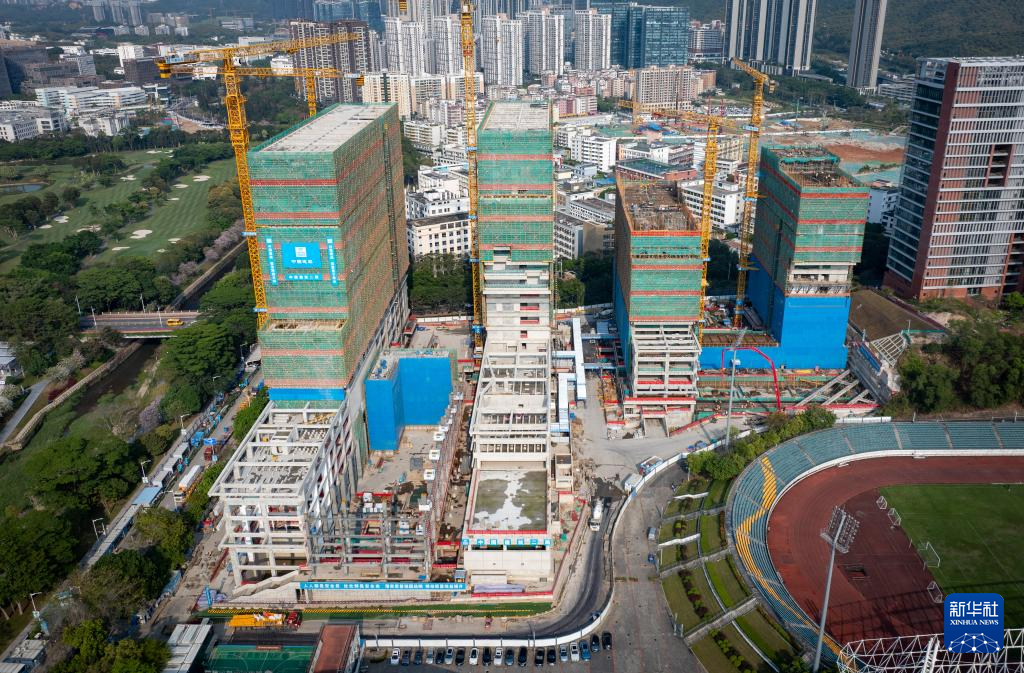 建設(shè)中的哈爾濱工業(yè)大學（深圳）重點實驗室集群項目（4月1日攝，無人機照片）。