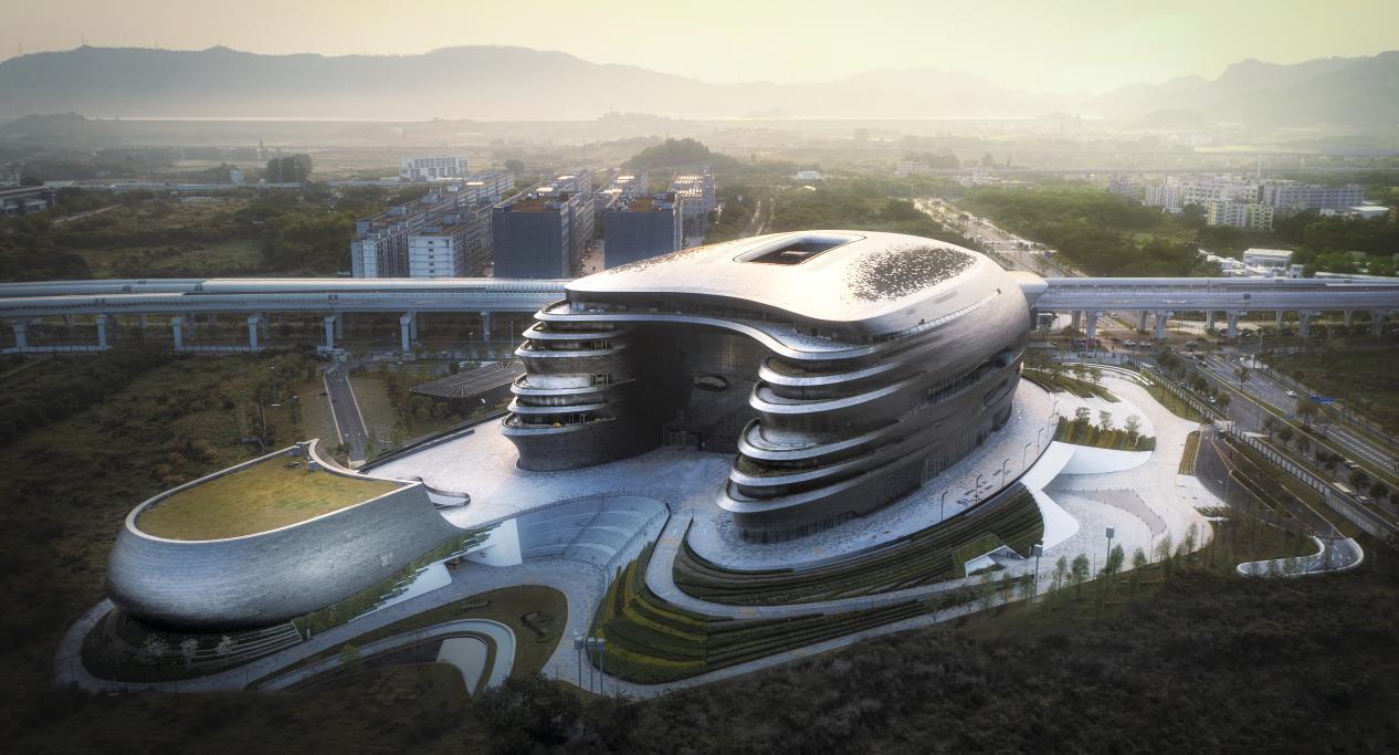  位于深圳光明科學(xué)城核心位置的深圳科學(xué)技術(shù)館。
