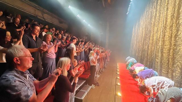 8月19日至26日，廣東現(xiàn)代舞團(tuán)應(yīng)諾德宗藝術(shù)節(jié)（Noorderzon Festival）邀請(qǐng)，赴荷蘭格羅寧根演出作品《燃燒：在漫舞中前行》。