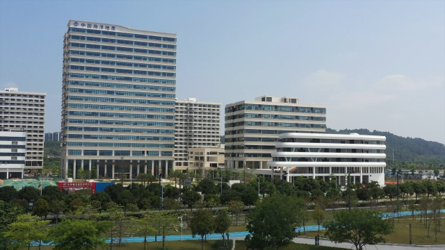 作為我國南方海洋科技創(chuàng)新中心,南沙還被國務(wù)院明確為“全國天然氣水合物研發(fā)和商業(yè)開發(fā)總部基地”。 作為我國南方海洋科技創(chuàng)新中心,南沙還被國務(wù)院明確為“全國天然氣水合物研發(fā)和商業(yè)開發(fā)總部基地”。