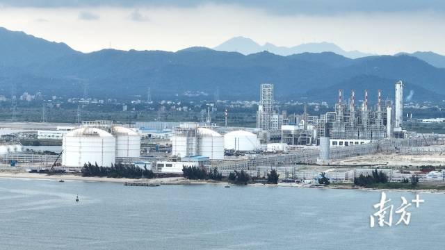 推動(dòng)產(chǎn)品碳足跡跨境互認(rèn),是進(jìn)一步服務(wù)鼓勵(lì)和指導(dǎo)綠色工廠、“零碳”工廠開展產(chǎn)品碳足跡核算評價(jià)。廣東外貿(mào)的關(guān)鍵。 鼓勵(lì)和指導(dǎo)綠色工廠、“零碳”工廠開展產(chǎn)品碳足跡核算評價(jià)。