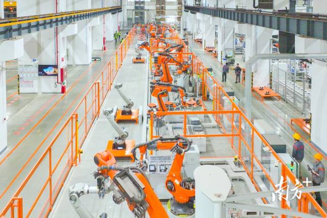 廣東計劃今年內打造100個萬兆光網項目，其中工廠場景項目數量超1/3。