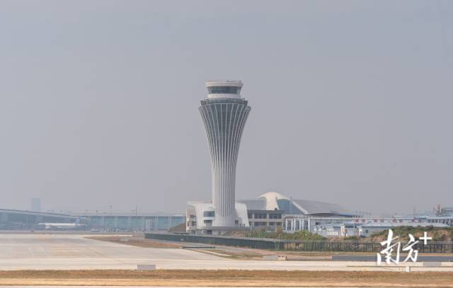 白云機(jī)場(chǎng)東塔臺(tái)啟用 白云機(jī)場(chǎng)東塔臺(tái)啟用