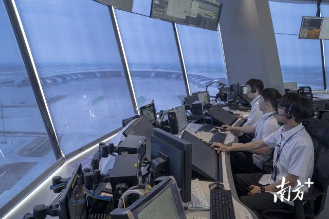 白云機(jī)場(chǎng)東塔臺(tái)啟用 白云機(jī)場(chǎng)東塔臺(tái)啟用