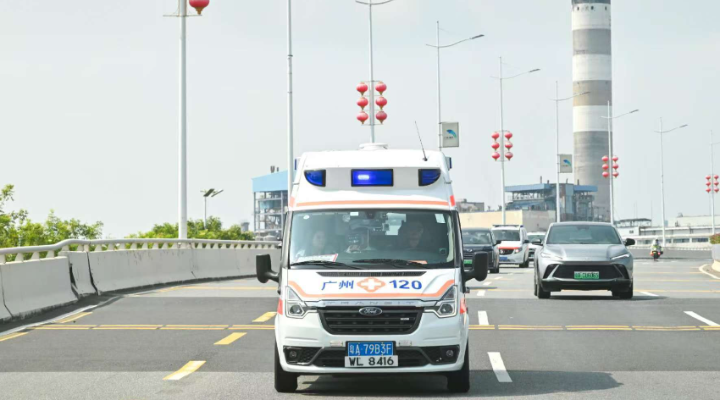 11月9日起，穗港跨境救護(hù)車服務(wù)正式開(kāi)通