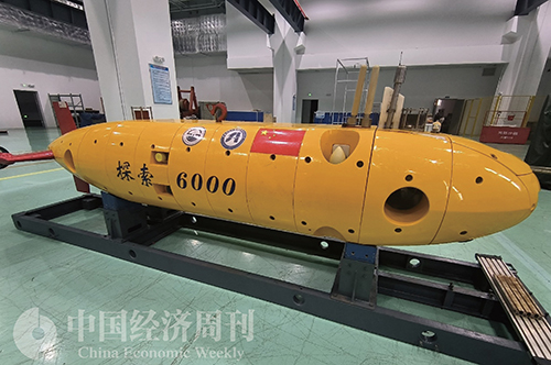 “探索6000”自主水下機(jī)器人  本刊記者 孫庭陽(yáng)I攝