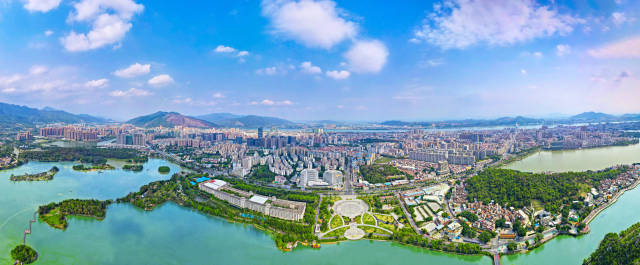 肇慶城區(qū)全景圖。謝有錦 攝