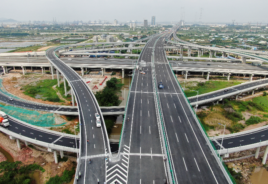 2019年4月25日，莞番高速公路一期工程（沙田至厚街段）正式通車，實現(xiàn)南沙大橋與廣深高速的快速接駁。至此，南沙大橋全線開通運營，在東莞市境內(nèi)成為廣深沿江高速公路與沈海高速公路（京港澳高速公路共線段、原廣深高速公路厚街段）的聯(lián)絡(luò)線。